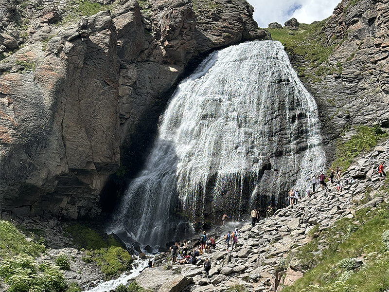 Водопад Девичьи Косы Терскол